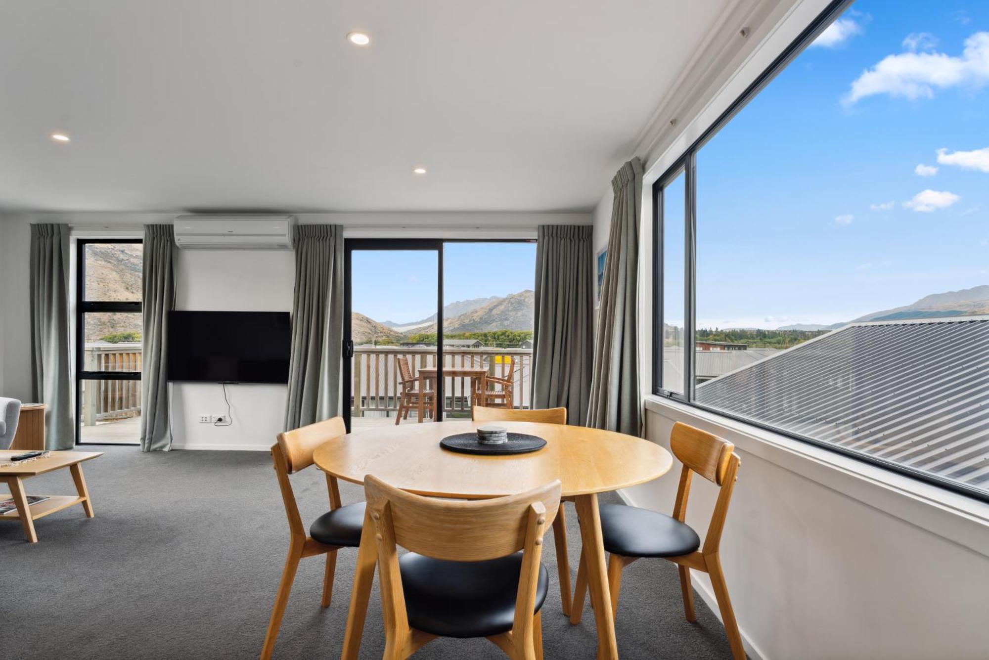 Modern Apartment With Coronet & Remarkables Views 퀸즈타운 외부 사진