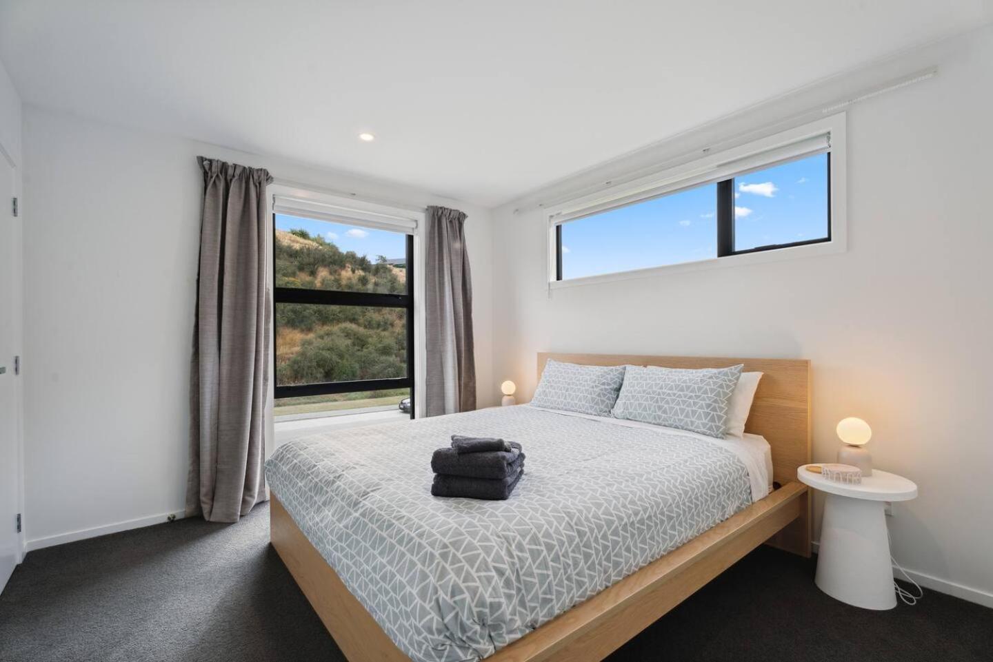 Modern Apartment With Coronet & Remarkables Views 퀸즈타운 외부 사진