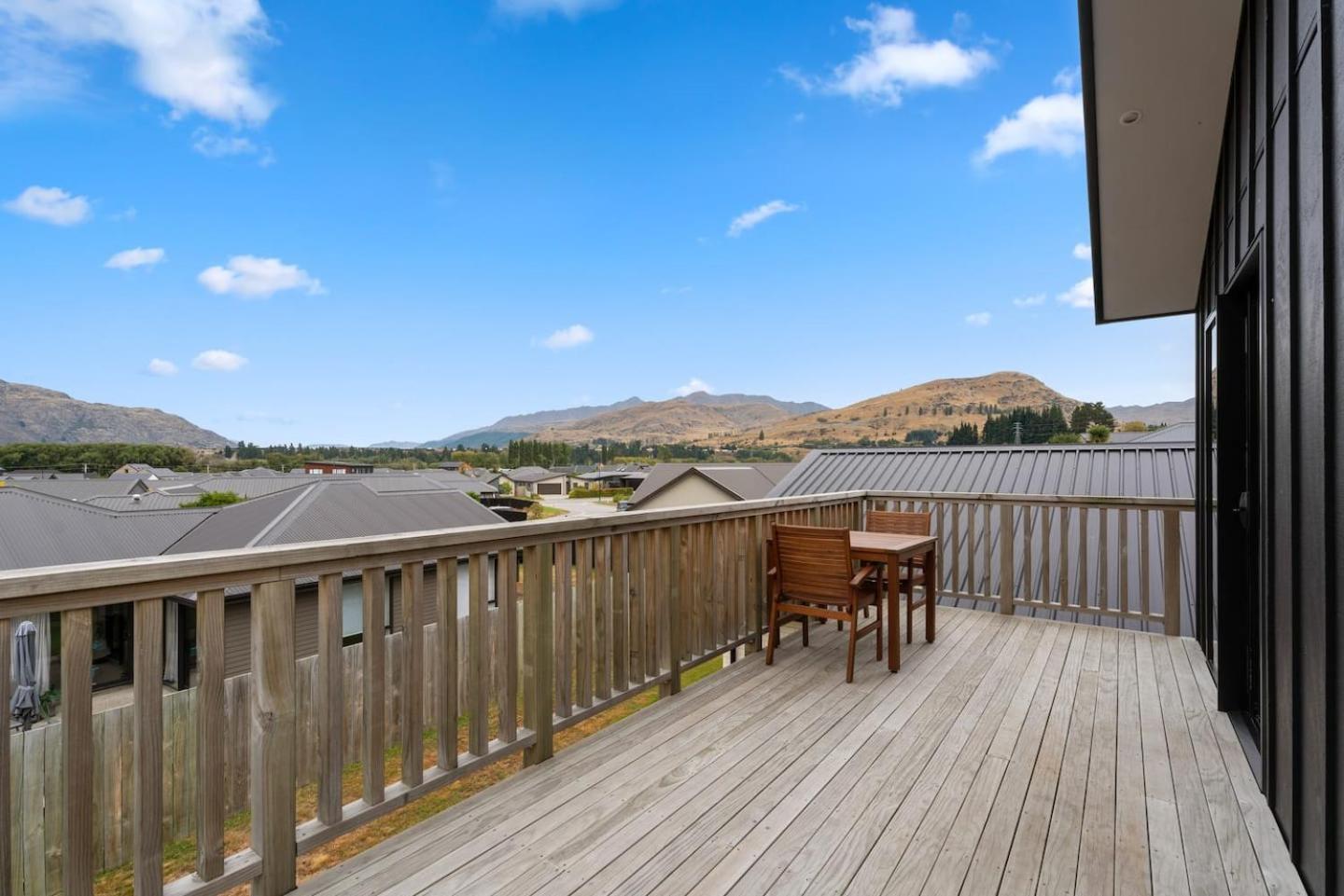 Modern Apartment With Coronet & Remarkables Views 퀸즈타운 외부 사진