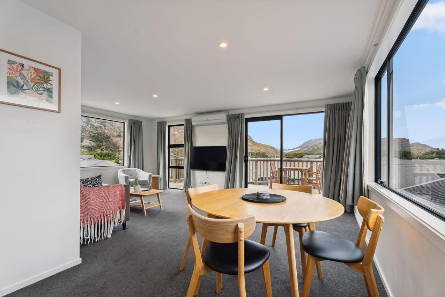 Modern Apartment With Coronet & Remarkables Views 퀸즈타운 외부 사진